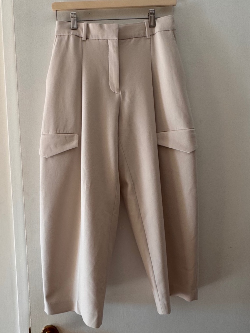 Babaton cropped trouser with cargo pocket detail